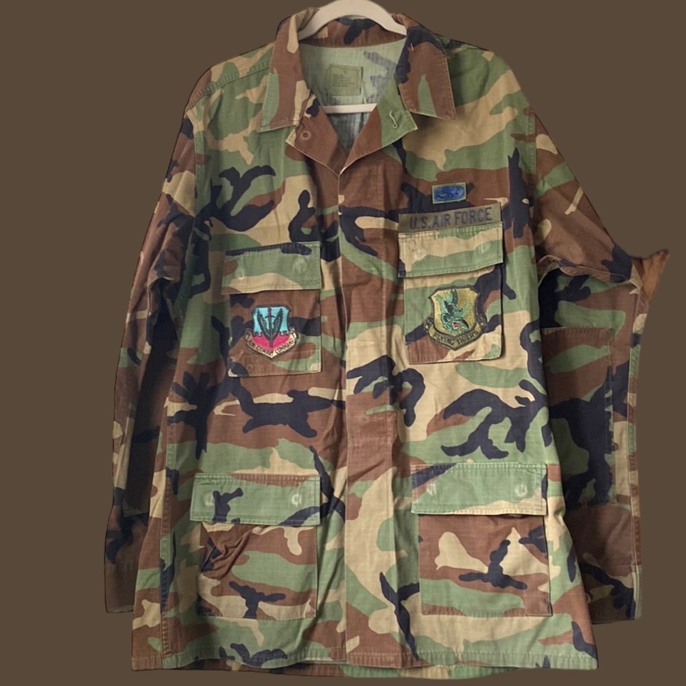 US AIR FORCE Issued Camo BDU Jacket with Flying Tigers Patch, Size Large Tall